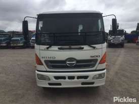 2004 Hino GD1J 500 - picture1' - Click to enlarge