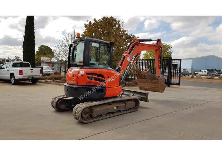 caption USED KUBOTA U55-4 EXCAVATOR WITH FULL CABIN, HITCH, BUCKETS AND 3125 HOURS