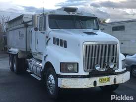 1997 International TRANSTAR 4700 - picture0' - Click to enlarge
