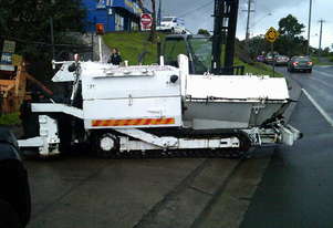 MF-31 mini paver , 1.9 to 3.1 wide , 6ton machine , rubber pads on tracks