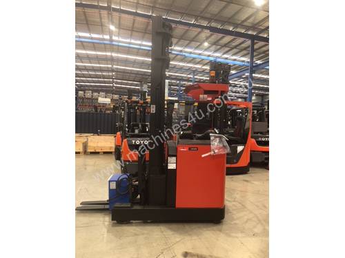 BT RRM16 REACH TRUCK LOW 775 HOURS 7500MM