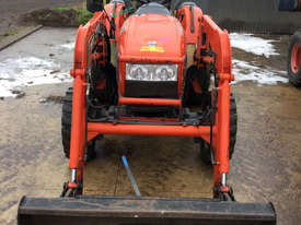 Kioti CK 30 FWA/4WD Tractor - picture0' - Click to enlarge