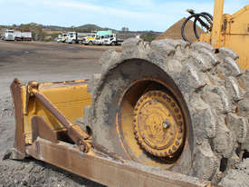Caterpillar 825G - picture2' - Click to enlarge