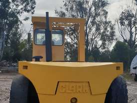 Clark 28,000kg Container Forklift - picture2' - Click to enlarge