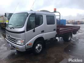 2009 Hino 300C - picture2' - Click to enlarge