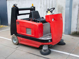 Suresweep Sweeper - picture0' - Click to enlarge
