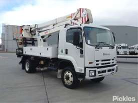 2009 Isuzu FSS500 - picture0' - Click to enlarge