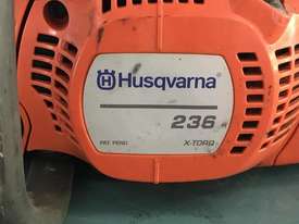 Husqvarna 236 X-torq - picture2' - Click to enlarge