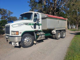 Mack METRO-LINER Tipper Truck - picture0' - Click to enlarge