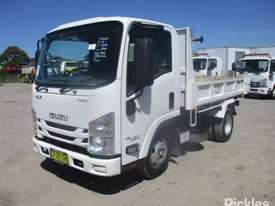 2018 Isuzu NLR - picture2' - Click to enlarge