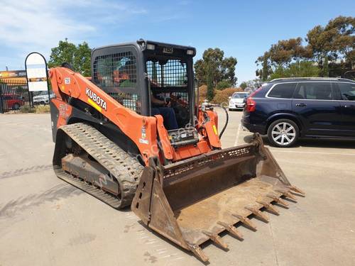 2017 KUBOTA SVL95 TRACK LOADER WITH LOW 570 HOURS, FULL SPEC MACHINE, ONE OWNER