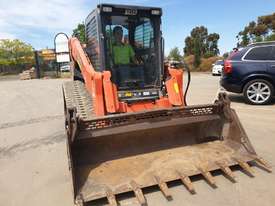 2017 KUBOTA SVL95 TRACK LOADER WITH LOW 570 HOURS, FULL SPEC MACHINE, ONE OWNER - picture1' - Click to enlarge