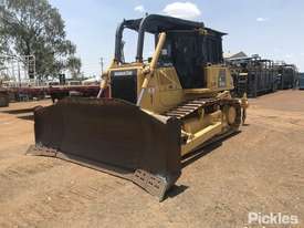 2015 Komatsu D65EX-16 - picture2' - Click to enlarge