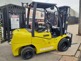 Diesel Forklift Clark 3000kg Container Mast 2016 model 4800MM Lift $24,000+gst - picture0' - Click to enlarge