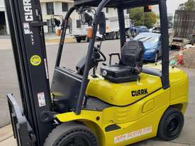 Diesel Forklift Clark 3000kg Container Mast 2016 model 4800MM Lift $24,000+gst - picture2' - Click to enlarge