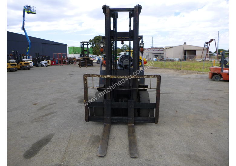 caption Yale GLP45MG 4 Tonne LPG Forklift