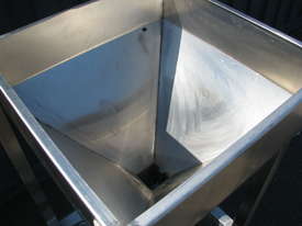 Stainless Hopper Vibratory Tray Feeder - Enmin - picture1' - Click to enlarge