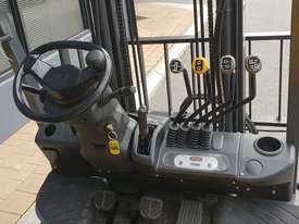 TCM 1800kg LPG Forklift with 3520mm Two Stage Mast - picture1' - Click to enlarge