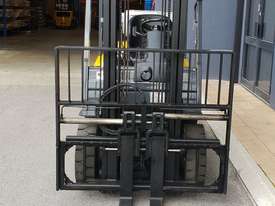 TCM 1800kg LPG Forklift with 3520mm Two Stage Mast - picture2' - Click to enlarge