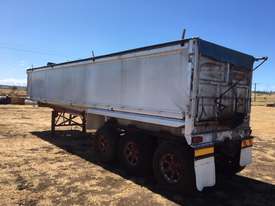 Custom built grain lead trailer - picture1' - Click to enlarge