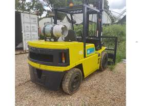 4.5T Komatsu (4.5m Lift) LPG/Petrol FG45 - picture1' - Click to enlarge