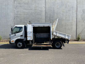 Hino Dutro Tipper Truck - picture0' - Click to enlarge