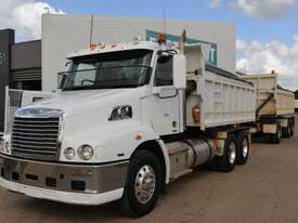 2011 FREIGHTLINER CENTURY CLASS ST Tipper Trucks - Side Tipper - 6X4 - picture1' - Click to enlarge