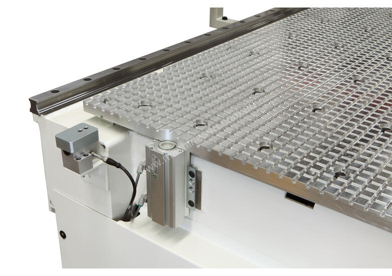 caption Run Out Model Limited Stock Morbidelli n200 – CNC Router / Nesting Machining Centre