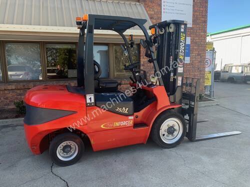 FORKLIFT 3.5T DIESEL 3 STAGE CONTAINER MAST FULL SERVICE HISTORY