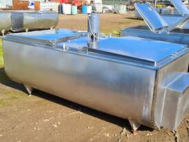 1,760lt STAINLESS STEEL TANK, MILK VAT - picture0' - Click to enlarge