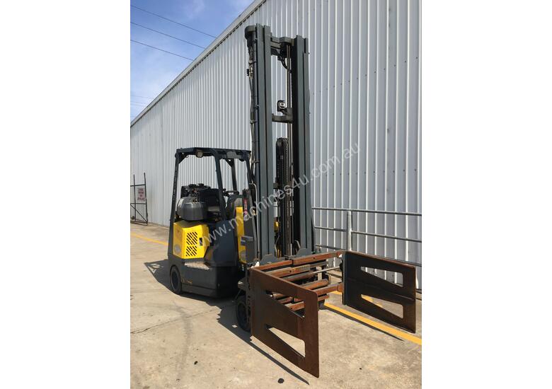caption 2.0T LPG Narrow Aisle Forklift