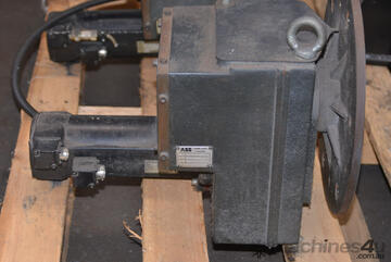 ABB ROBOT 7th AXIS ROTATOR servo motor PS 90/6-79-T-LSS 4.5-3703 MTB 250