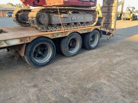 Tri Axle Tag Trailer - picture1' - Click to enlarge
