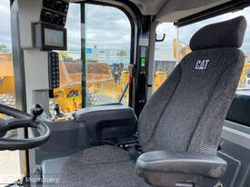 Caterpillar 950M Wheel Loader - picture2' - Click to enlarge