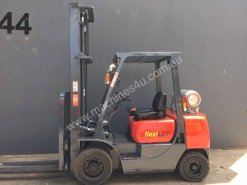 Mitsubishi FG25T 2.5 Ton 2 Stages Clearview Counterbalance LPG forklift - Refurbished