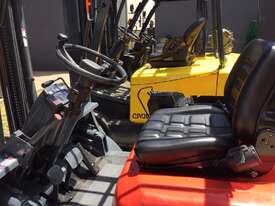 Mitsubishi FG25T 2.5 Ton 2 Stages Clearview Counterbalance LPG forklift - Refurbished - picture2' - Click to enlarge