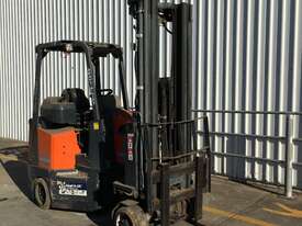 2.0T Battery Electric Narrow Aisle Forklift - picture0' - Click to enlarge