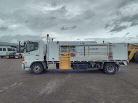 Hino FC4J - picture2' - Click to enlarge
