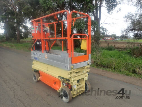 JLG 1930ES Scissor Lift Access & Height Safety