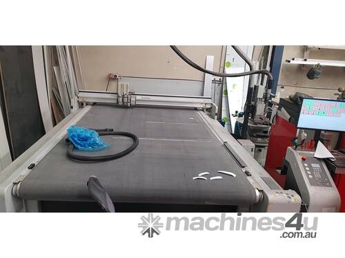 Zund Cutting table