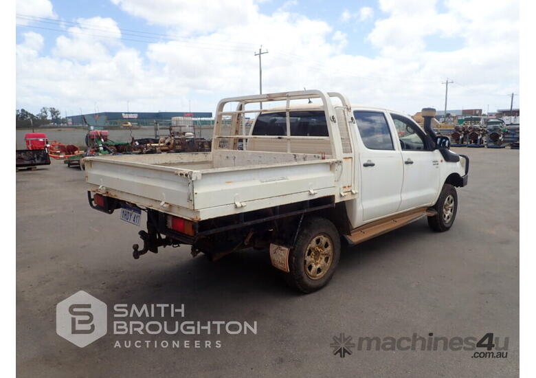 Buy Used 2012 TOYOTA HILUX KUN26R 4X4 DUAL CAB TRAY TOP Tray Truck in , Listed on Machines4u