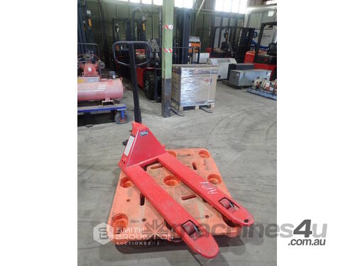 PALLET TRUCK