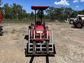 Used Shibaura SD2200 Tractor - picture0' - Click to enlarge