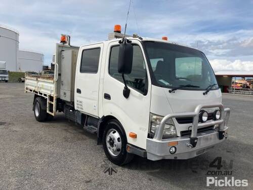 2011 Hino 300 917