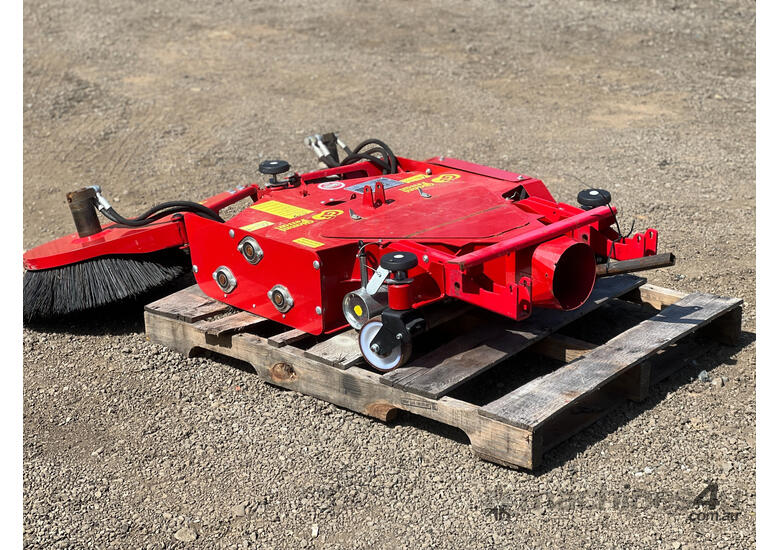 caption GIANNI FERRARI SC1-16 QUATTRO 5 SWEEPER ATTACHMENT SUIT GIANNI FERRARI TG630 Slasher/Mower Attachmen