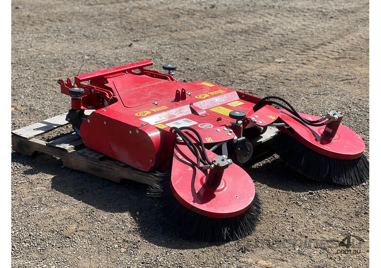 caption GIANNI FERRARI SC1-16 QUATTRO 5 SWEEPER ATTACHMENT SUIT GIANNI FERRARI TG630 Slasher/Mower Attachmen