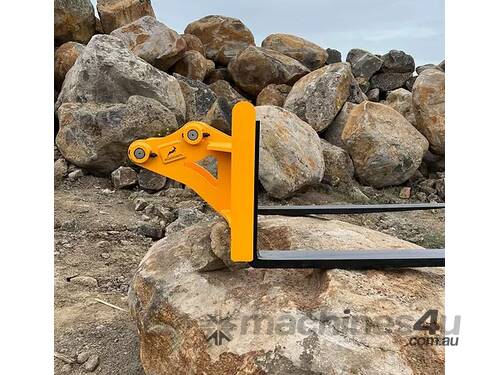 Excavator Pallet Forks: 4-6T, Custom Built to Order