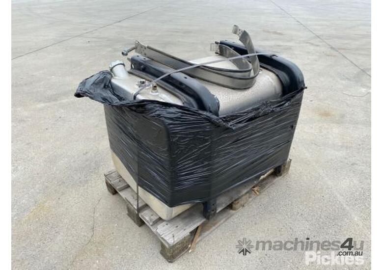 Used Hilton MFG Pty Ltd Truck Fuel Tank Unknown Capacity Tank Straps