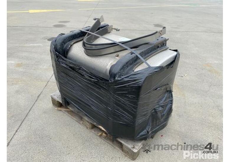 Used Hilton MFG Pty Ltd Truck Fuel Tank Unknown Capacity Tank Straps