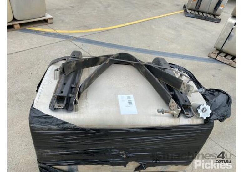 Used Hilton MFG Pty Ltd Truck Fuel Tank Unknown Capacity Tank Straps